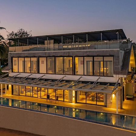 Oceanic Sunsets With River View, Comp Breakfast & Infinity Pool At Stayvista Verem Zewnętrze zdjęcie